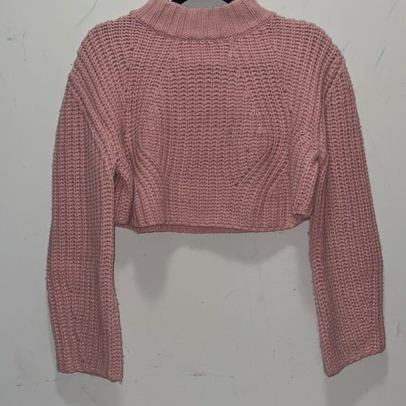 CROPPED PINK CHUNKY CABLE KNIT SWEATER - Picture 1 of 2